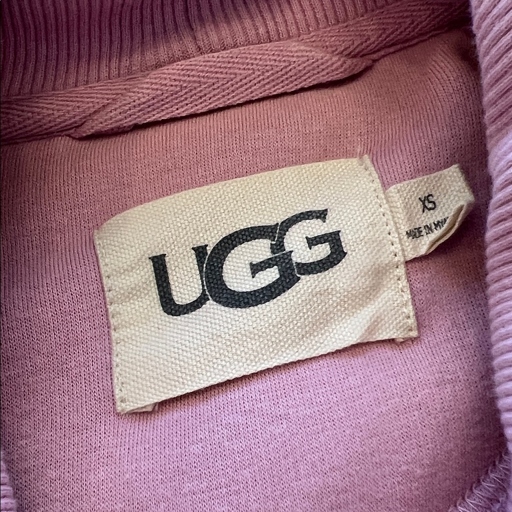 UGG Soft Pink Robe - Picture 2 of 5